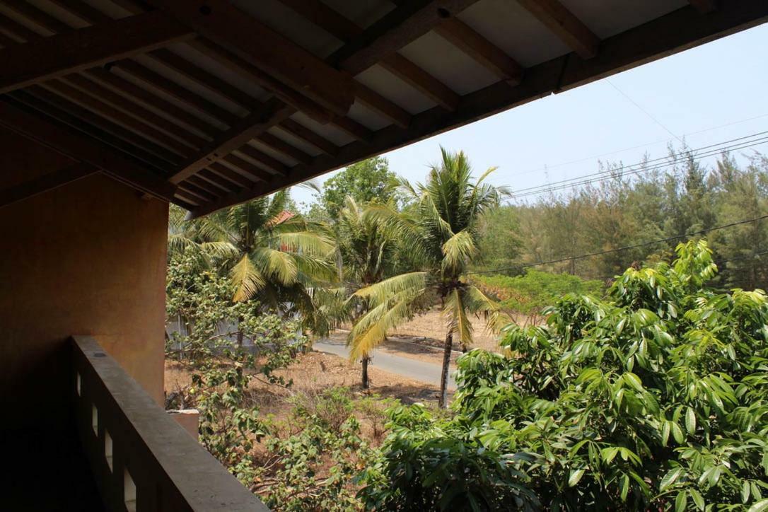 Apartamento Harrys Oceanhouse 2 Pacitan Exterior foto