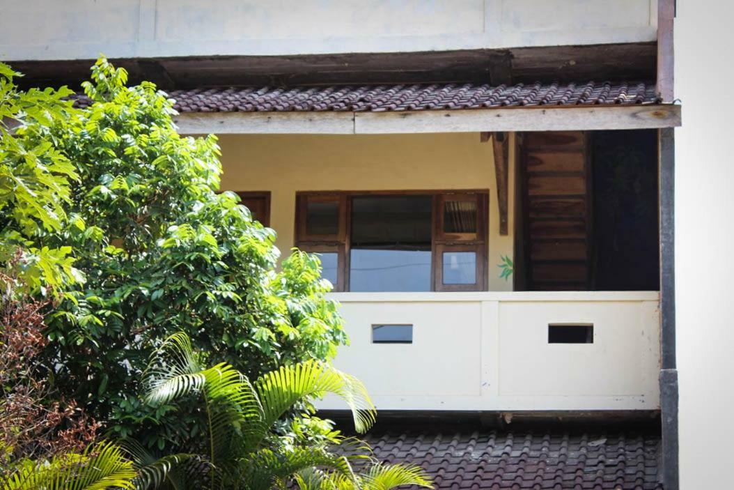 Apartamento Harrys Oceanhouse 2 Pacitan Exterior foto