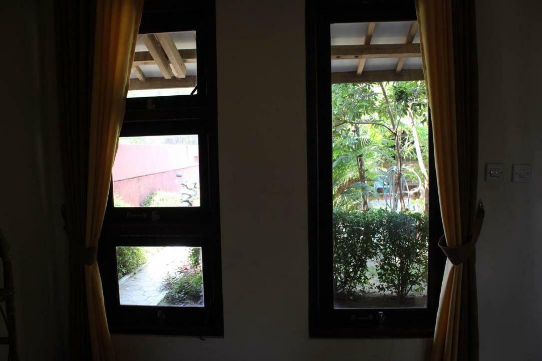 Apartamento Harrys Oceanhouse 2 Pacitan Exterior foto