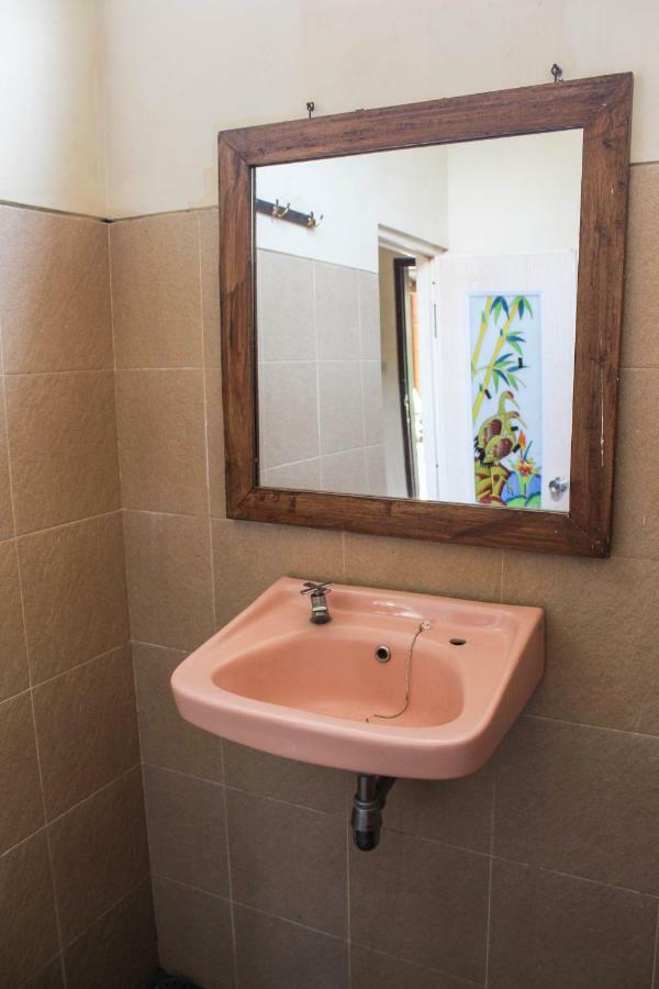 Apartamento Harrys Oceanhouse 2 Pacitan Exterior foto
